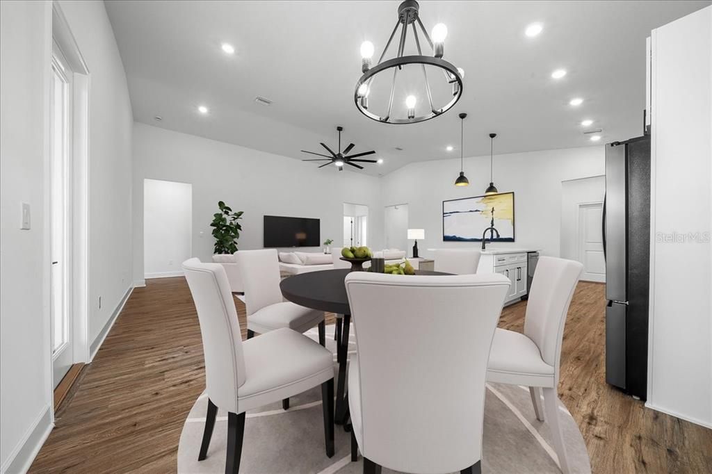 На продажу: $414,900 (4 спален, 3 ванн, 2061 Квадратных фут)