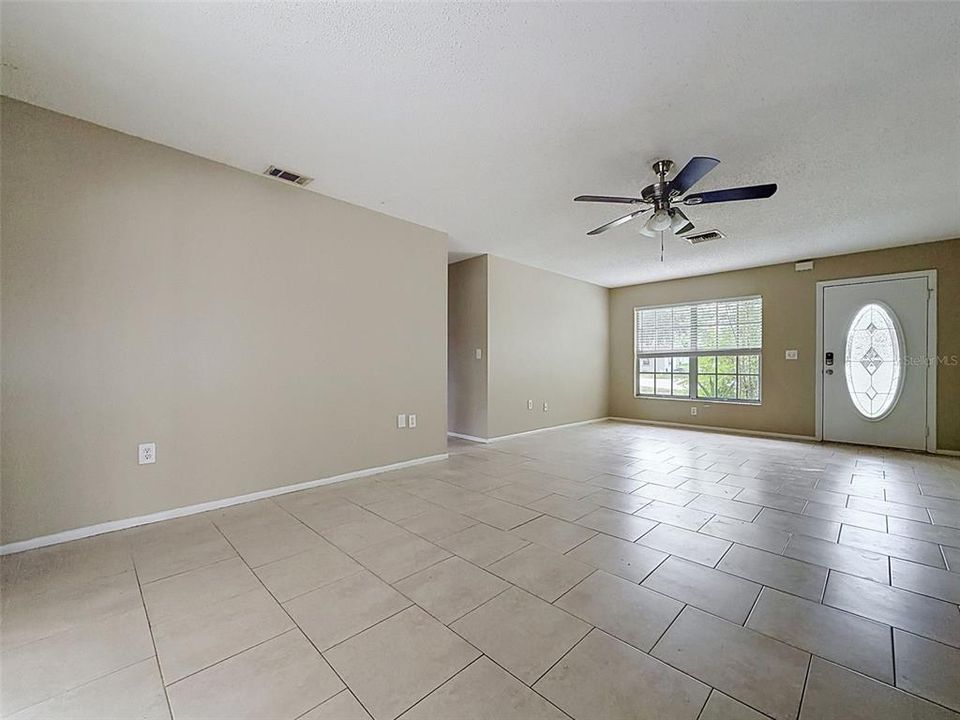 For Sale: $349,900 (3 beds, 2 baths, 1224 Square Feet)