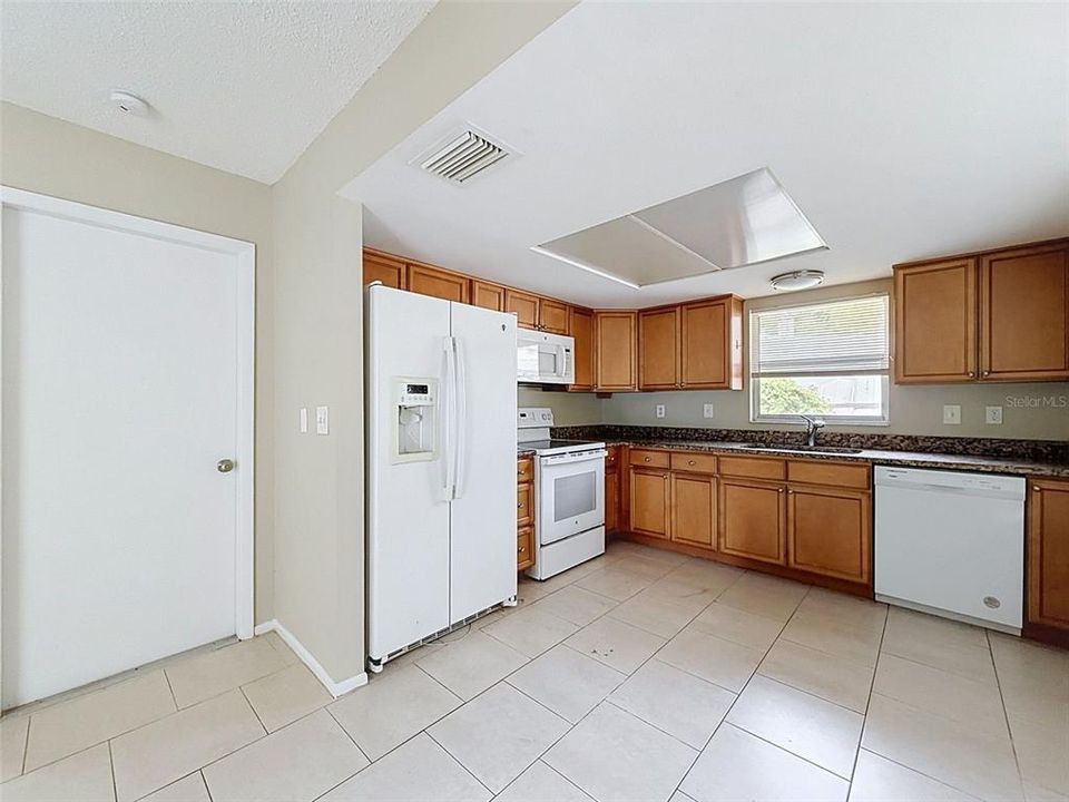 For Sale: $349,900 (3 beds, 2 baths, 1224 Square Feet)