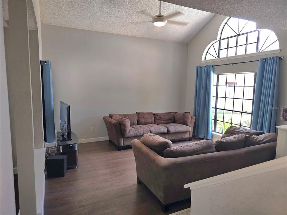 For Sale: $465,000 (4 beds, 2 baths, 1903 Square Feet)