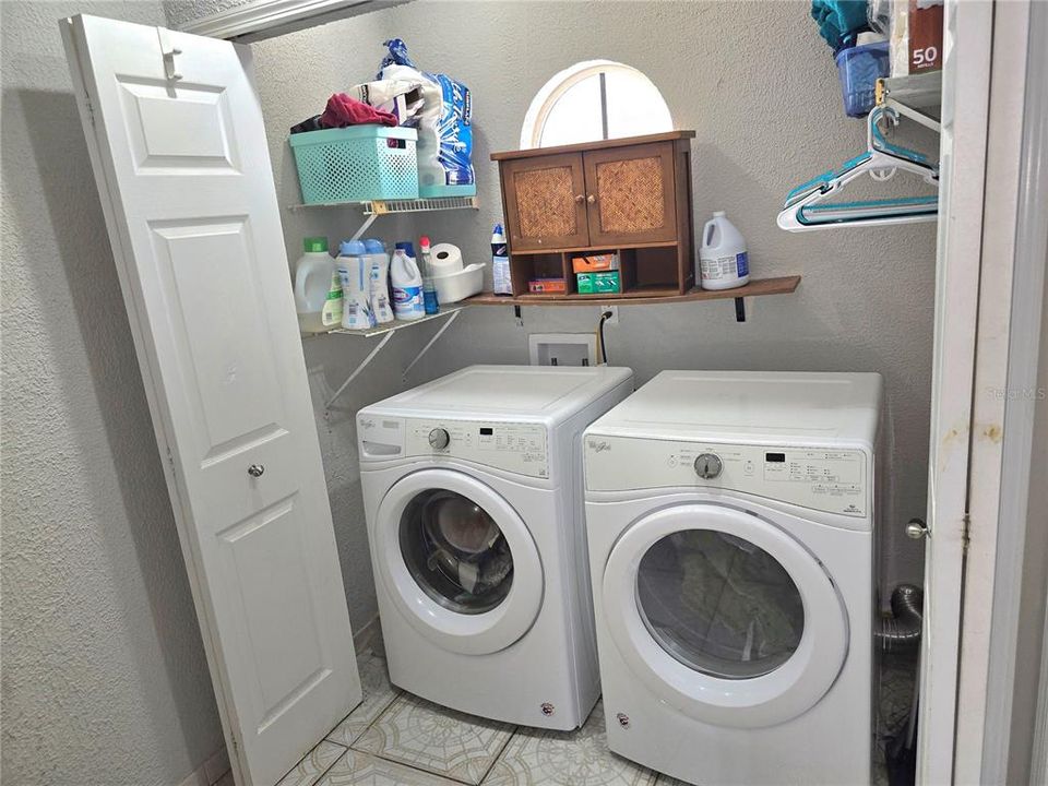 For Sale: $465,000 (4 beds, 2 baths, 1903 Square Feet)