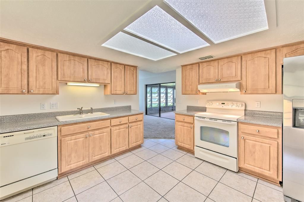 For Sale: $380,000 (3 beds, 2 baths, 1575 Square Feet)