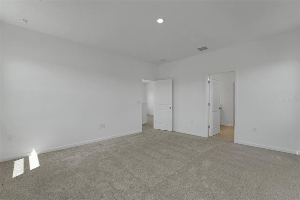 На продажу: $327,990 (4 спален, 3 ванн, 2417 Квадратных фут)