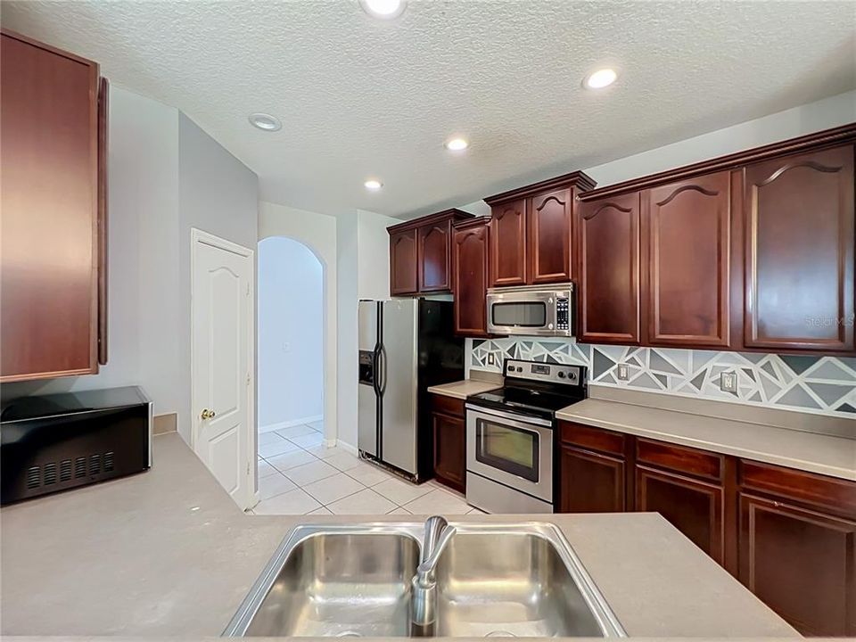 En Venta: $440,000 (4 camas, 3 baños, 2366 Pies cuadrados)