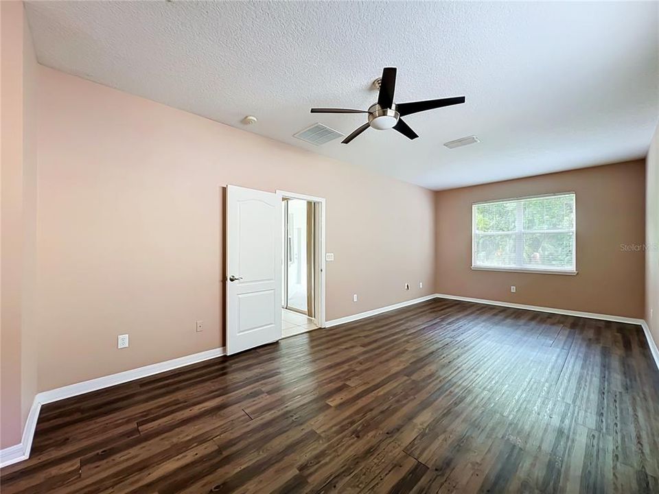 En Venta: $440,000 (4 camas, 3 baños, 2366 Pies cuadrados)