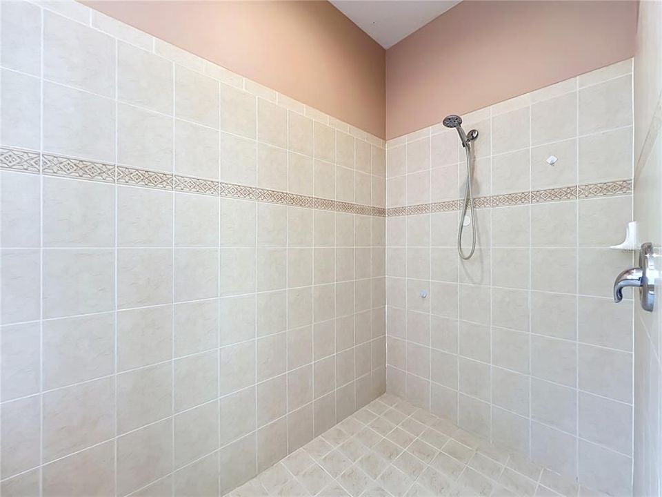 En Venta: $440,000 (4 camas, 3 baños, 2366 Pies cuadrados)