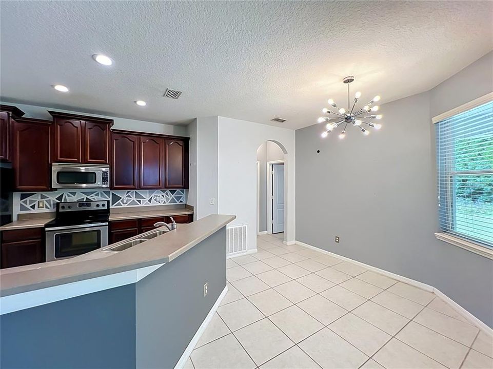 En Venta: $440,000 (4 camas, 3 baños, 2366 Pies cuadrados)