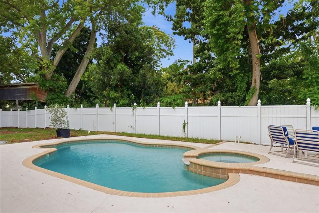 En Venta: $560,000 (3 camas, 2 baños, 1599 Pies cuadrados)