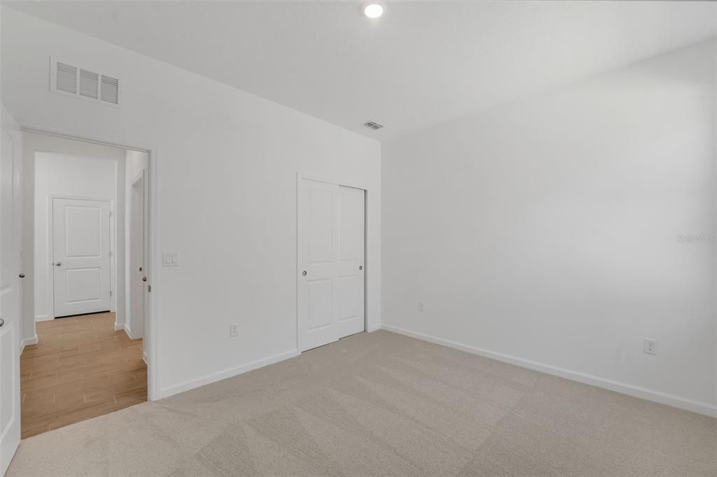 На продажу: $312,990 (4 спален, 3 ванн, 2417 Квадратных фут)