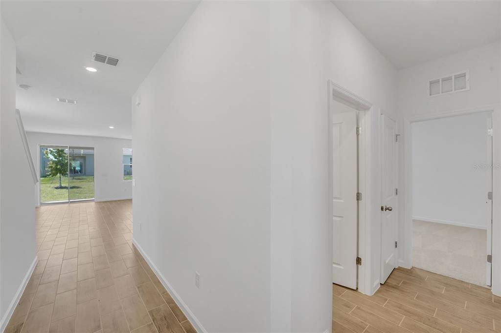 На продажу: $312,990 (4 спален, 3 ванн, 2417 Квадратных фут)