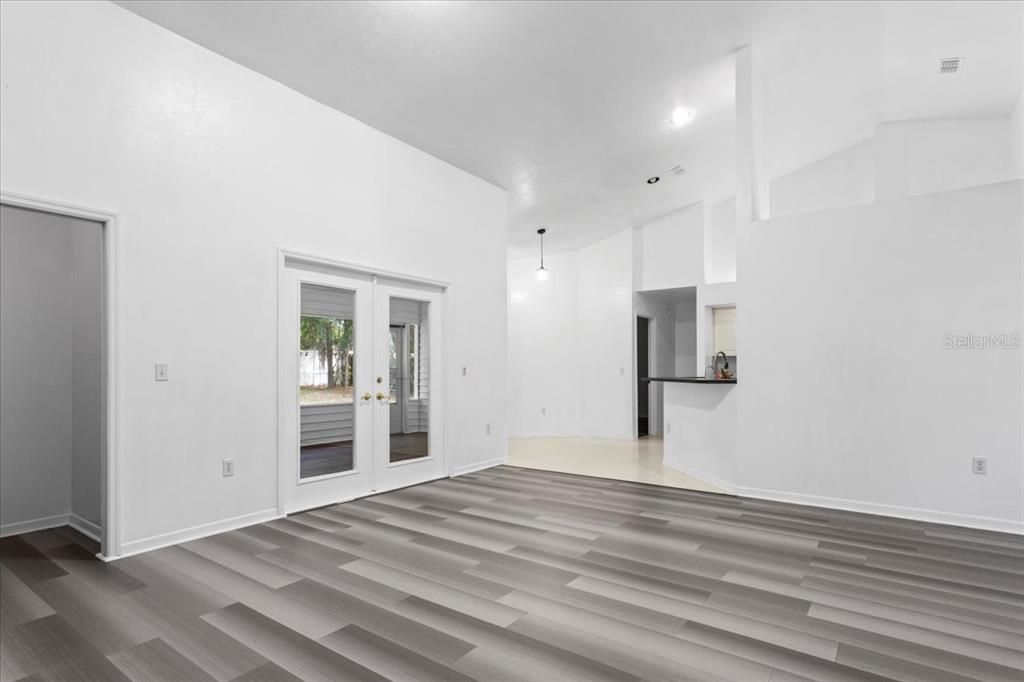 For Sale: $415,000 (4 beds, 3 baths, 2127 Square Feet)