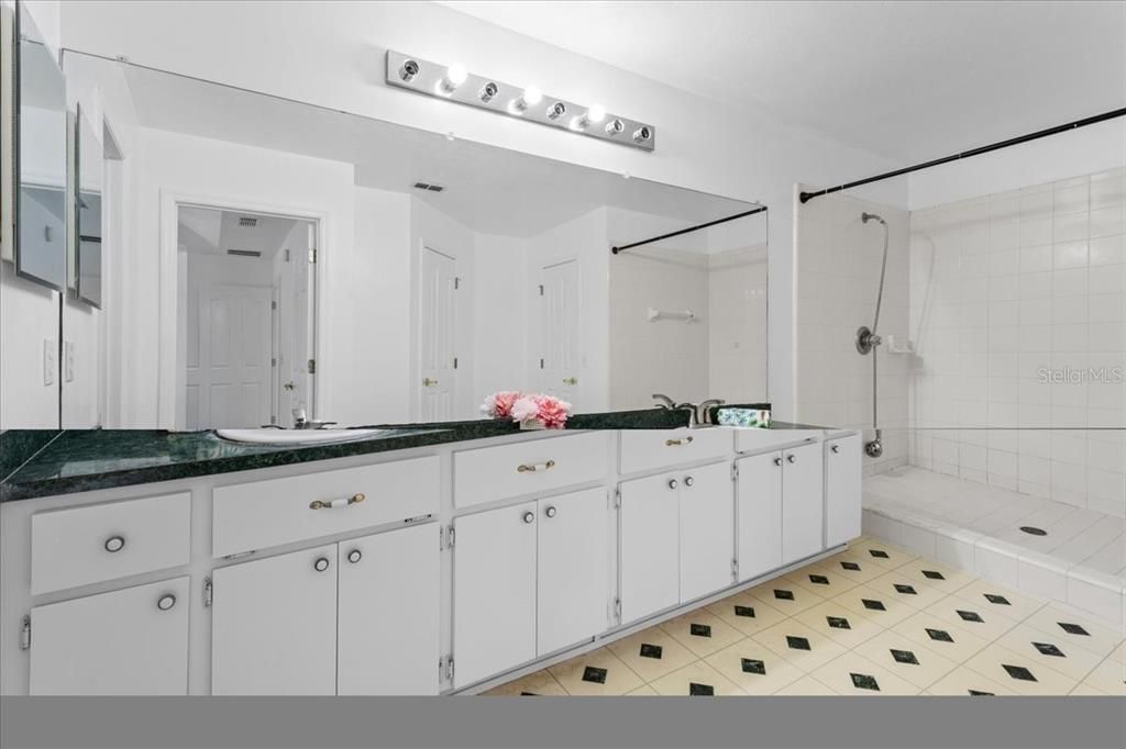 For Sale: $415,000 (4 beds, 3 baths, 2127 Square Feet)