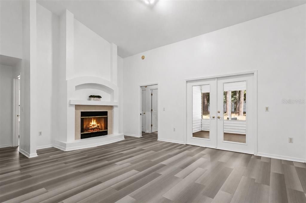 For Sale: $415,000 (4 beds, 3 baths, 2127 Square Feet)