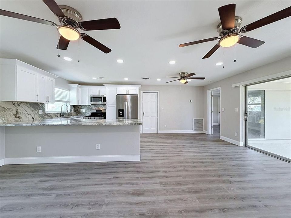 For Sale: $350,000 (3 beds, 2 baths, 1192 Square Feet)