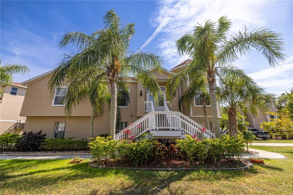 For Sale: $550,000 (4 beds, 3 baths, 2708 Square Feet)