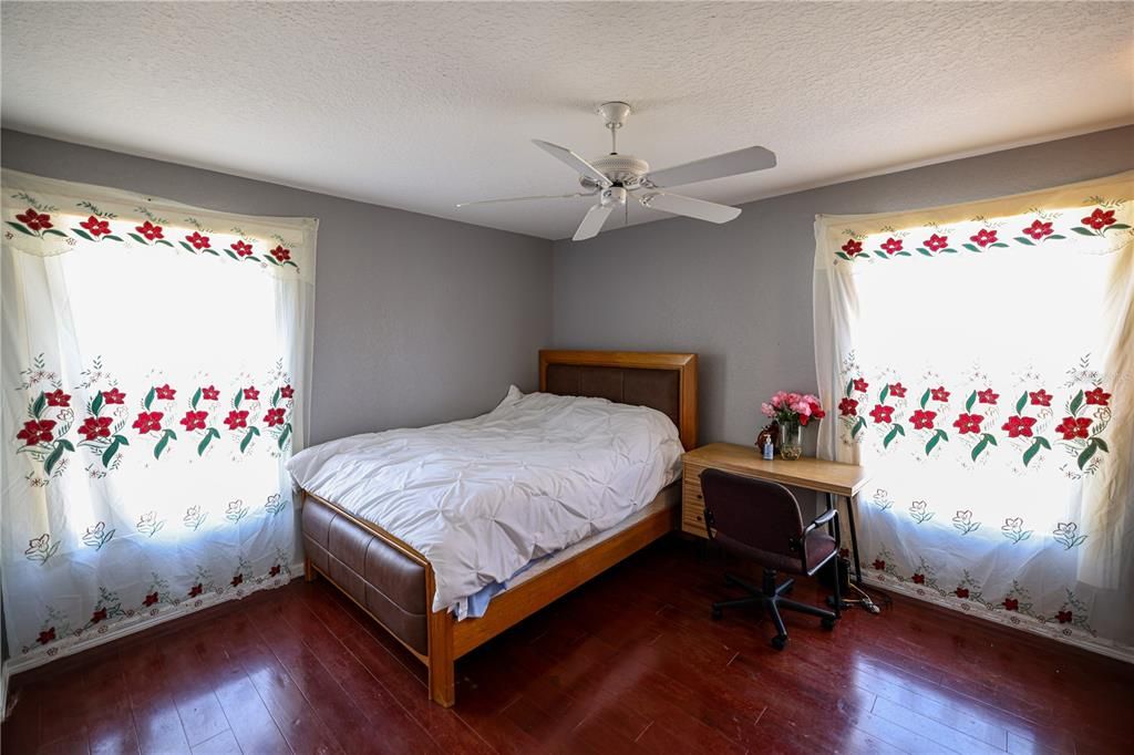 For Sale: $550,000 (4 beds, 3 baths, 2708 Square Feet)
