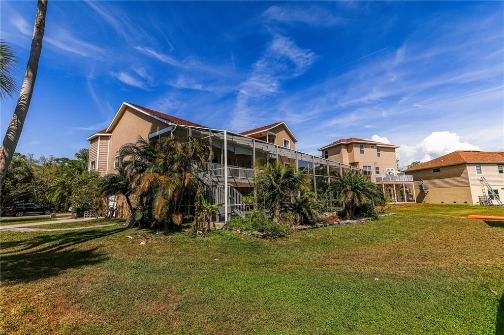 For Sale: $550,000 (4 beds, 3 baths, 2708 Square Feet)