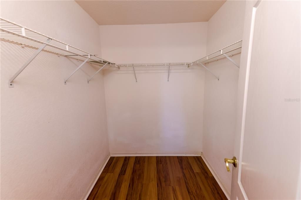 For Sale: $550,000 (4 beds, 3 baths, 2708 Square Feet)