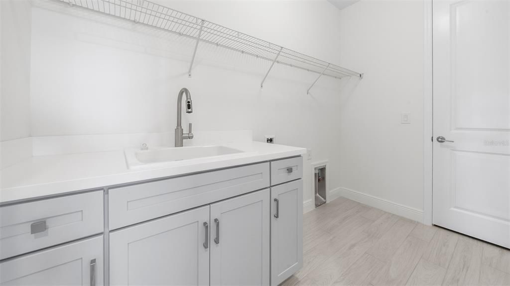 For Sale: $456,000 (3 beds, 2 baths, 2064 Square Feet)