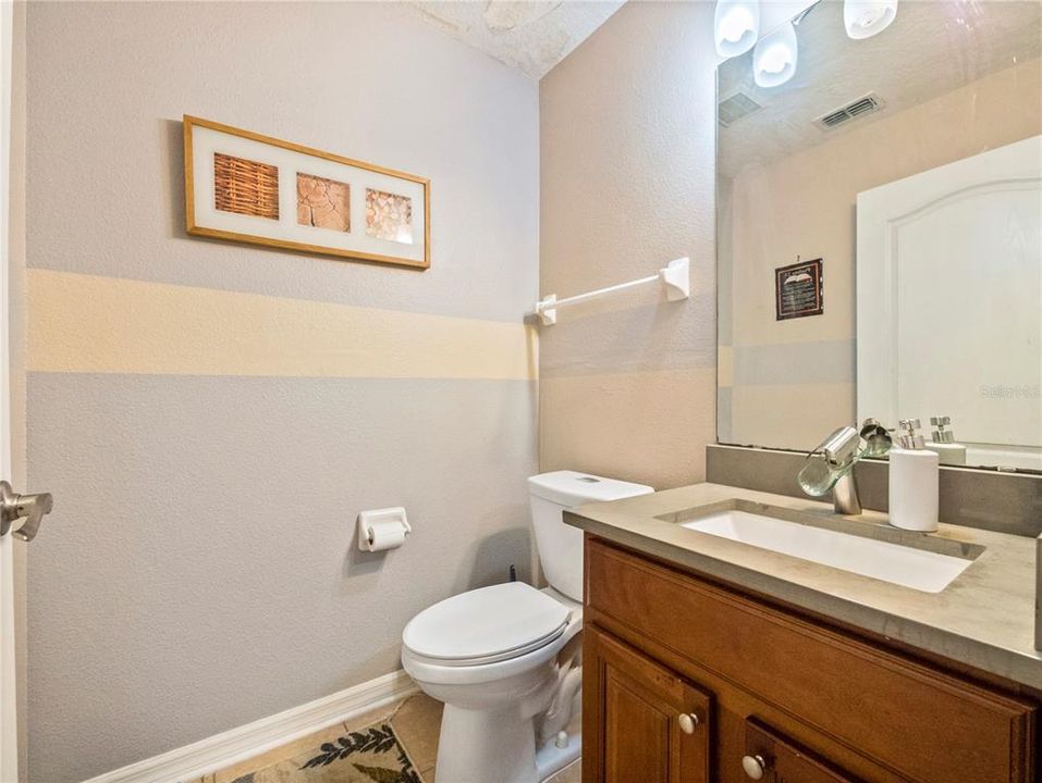 На продажу: $370,000 (4 спален, 2 ванн, 3266 Квадратных фут)