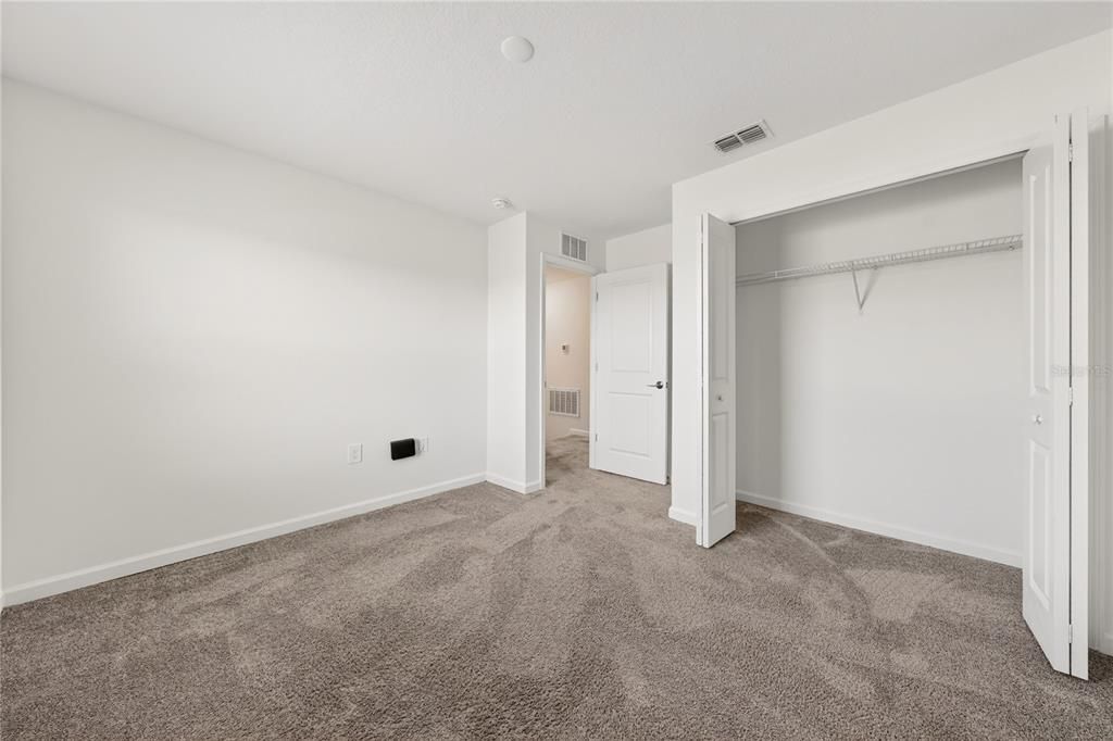 На продажу: $335,000 (3 спален, 2 ванн, 1603 Квадратных фут)