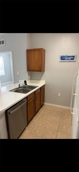 For Sale: $161,500 (1 beds, 1 baths, 615 Square Feet)