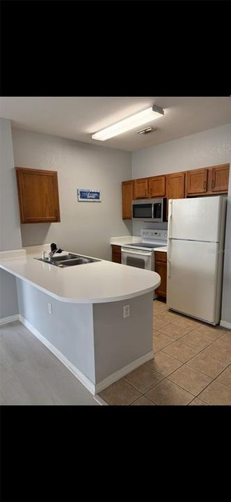 For Sale: $161,500 (1 beds, 1 baths, 615 Square Feet)