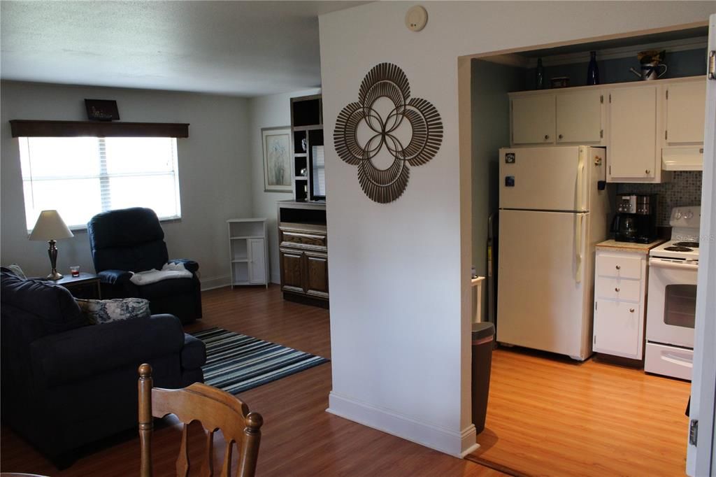 For Sale: $75,000 (1 beds, 1 baths, 800 Square Feet)