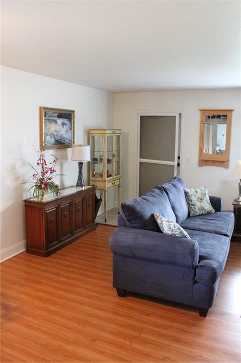 For Sale: $75,000 (1 beds, 1 baths, 800 Square Feet)
