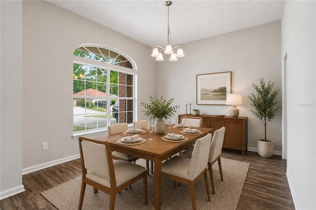 En Venta: $369,900 (4 camas, 2 baños, 1954 Pies cuadrados)