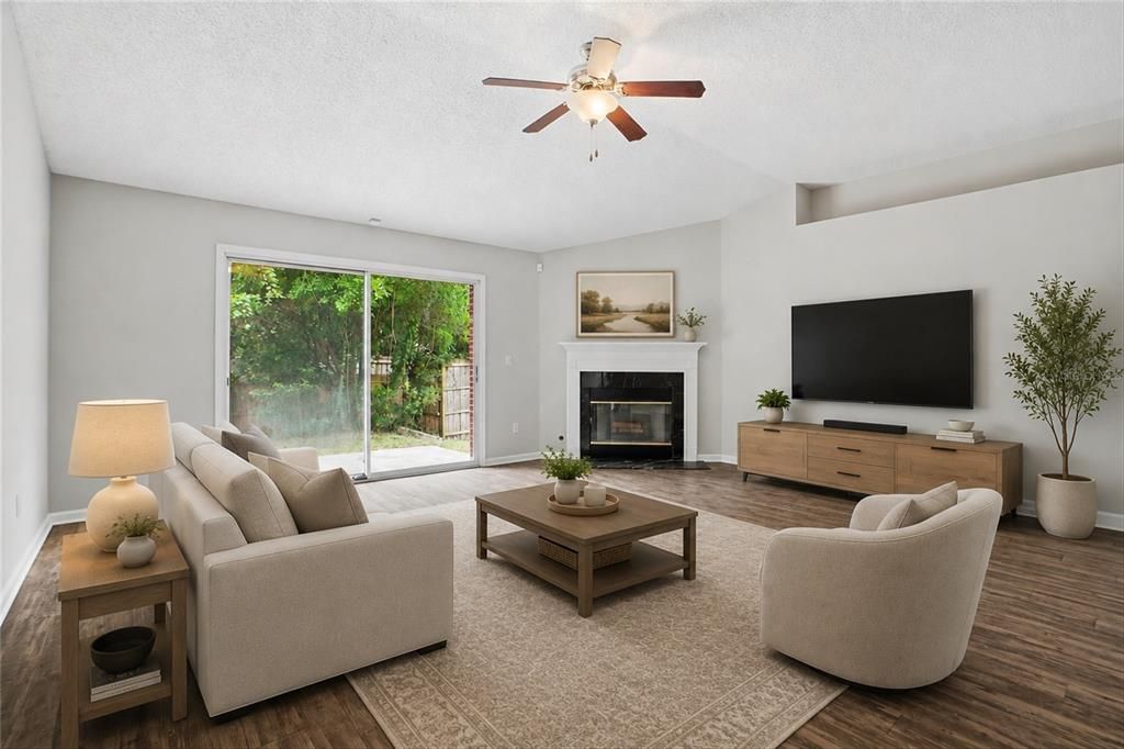 En Venta: $369,900 (4 camas, 2 baños, 1954 Pies cuadrados)