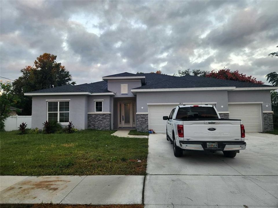 For Rent: $3,500 (3 beds, 3 baths, 2487 Square Feet)