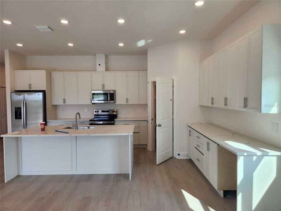 For Rent: $3,200 (4 beds, 2 baths, 2060 Square Feet)