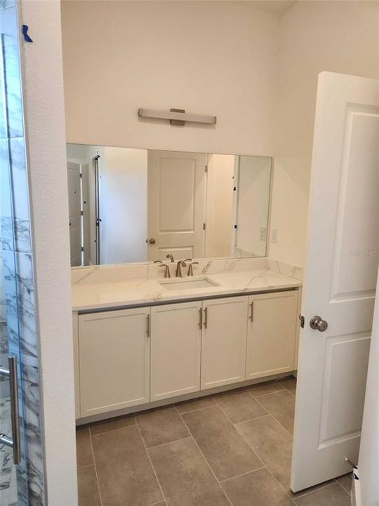For Rent: $3,200 (4 beds, 2 baths, 2060 Square Feet)
