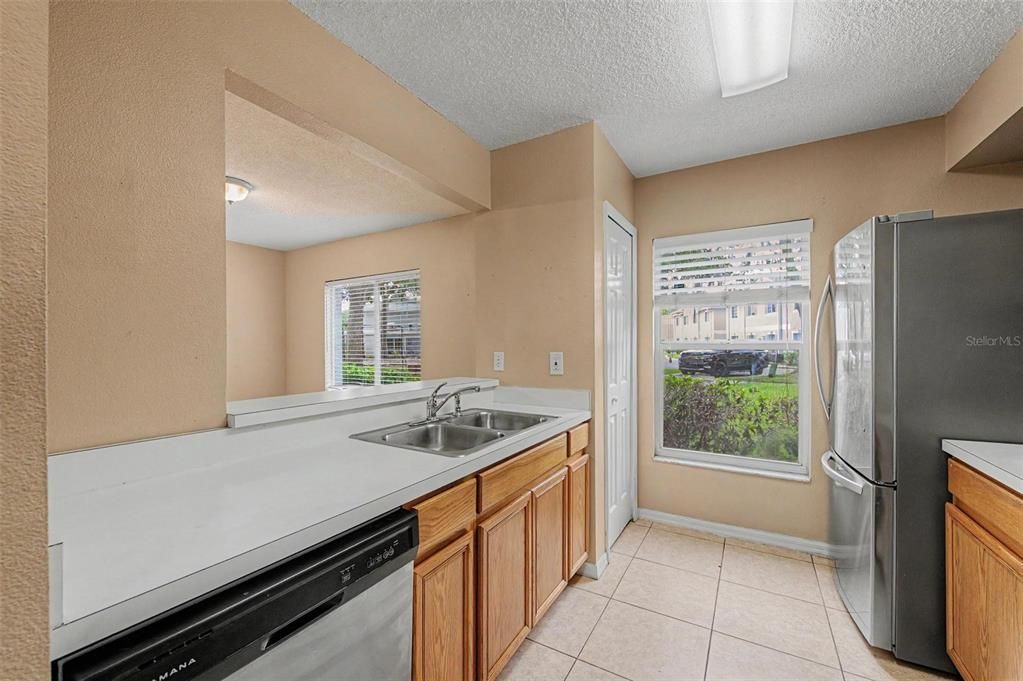 For Sale: $225,000 (3 beds, 2 baths, 1364 Square Feet)