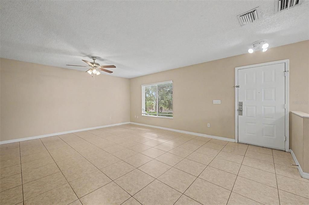 For Sale: $225,000 (3 beds, 2 baths, 1364 Square Feet)