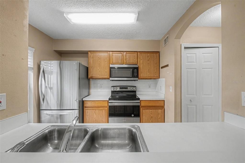 For Sale: $225,000 (3 beds, 2 baths, 1364 Square Feet)