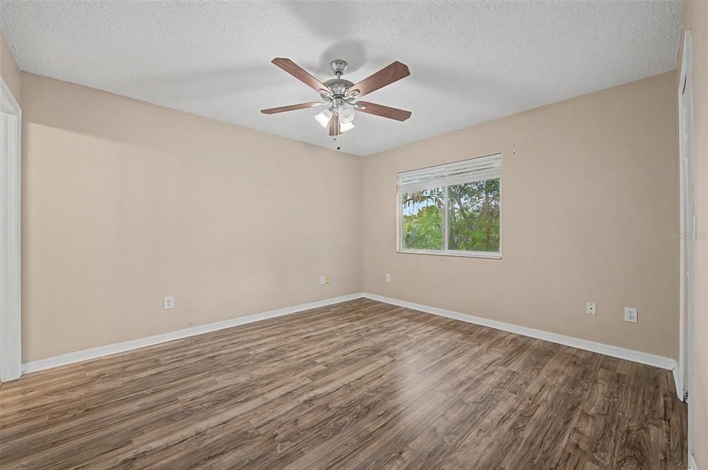For Sale: $225,000 (3 beds, 2 baths, 1364 Square Feet)