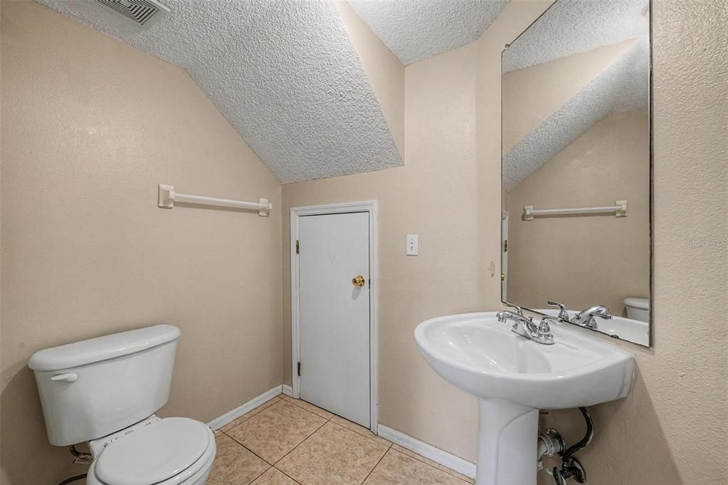 For Sale: $225,000 (3 beds, 2 baths, 1364 Square Feet)
