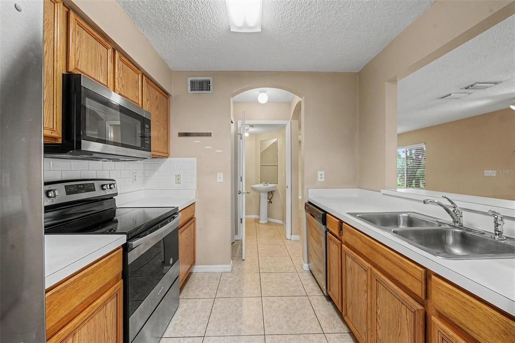 For Sale: $225,000 (3 beds, 2 baths, 1364 Square Feet)