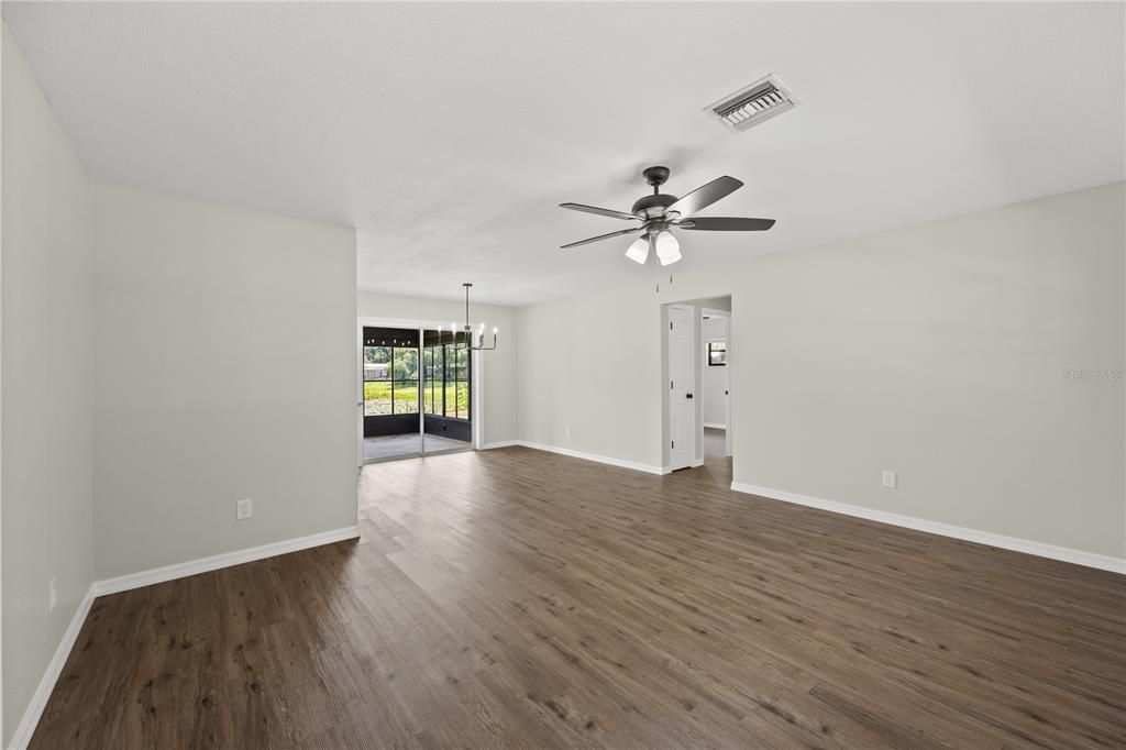 For Sale: $325,000 (3 beds, 2 baths, 1260 Square Feet)