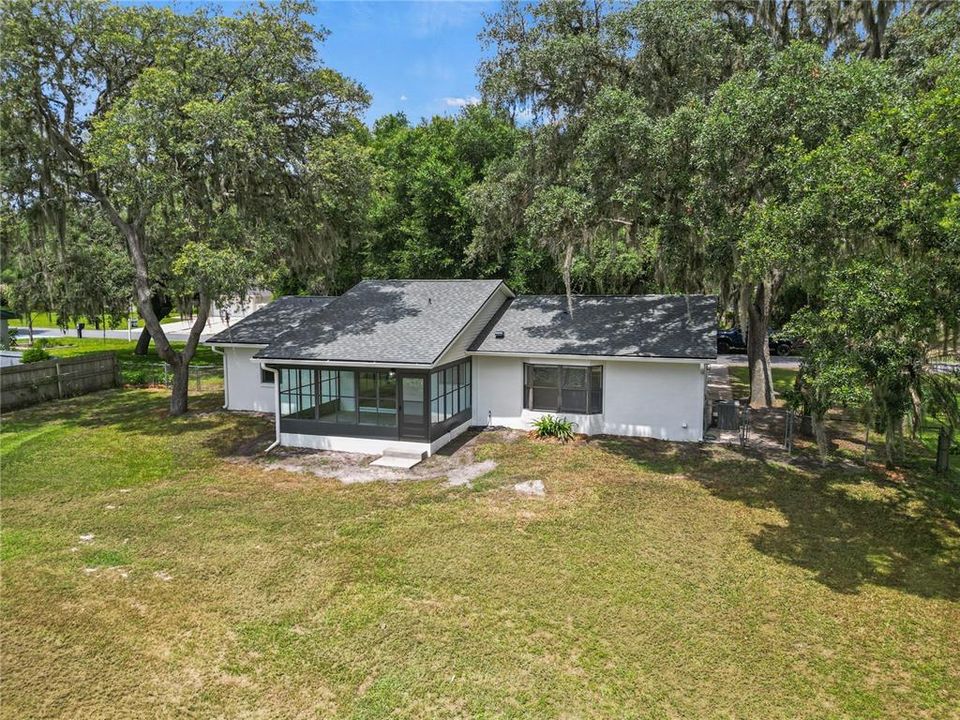 For Sale: $325,000 (3 beds, 2 baths, 1260 Square Feet)