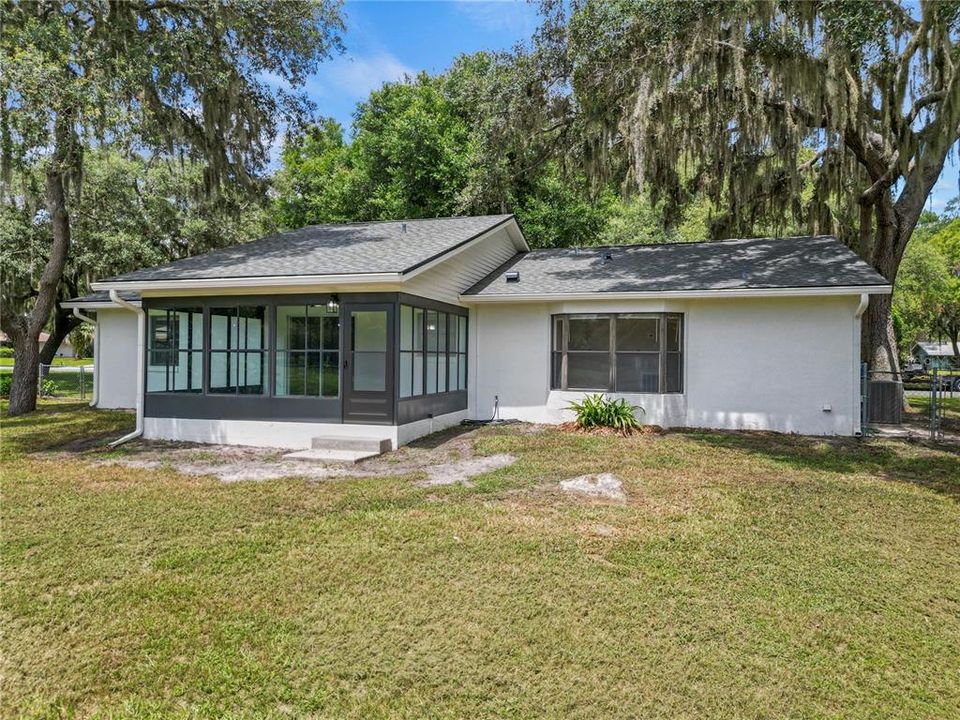 For Sale: $325,000 (3 beds, 2 baths, 1260 Square Feet)