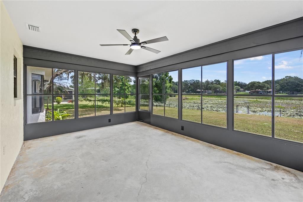For Sale: $325,000 (3 beds, 2 baths, 1260 Square Feet)