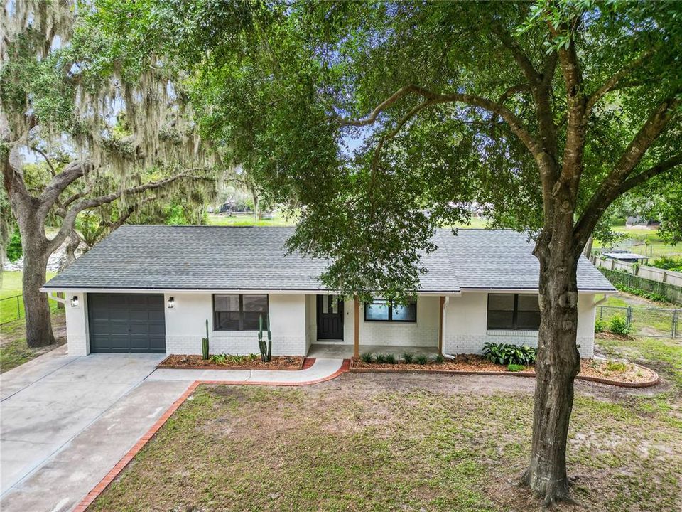 For Sale: $325,000 (3 beds, 2 baths, 1260 Square Feet)