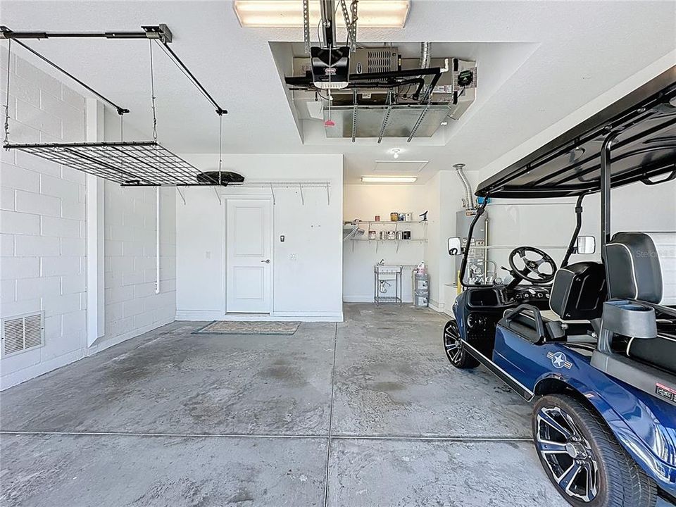 For Sale: $400,000 (3 beds, 2 baths, 1905 Square Feet)