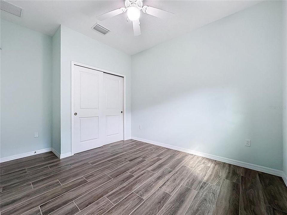 For Sale: $400,000 (3 beds, 2 baths, 1905 Square Feet)