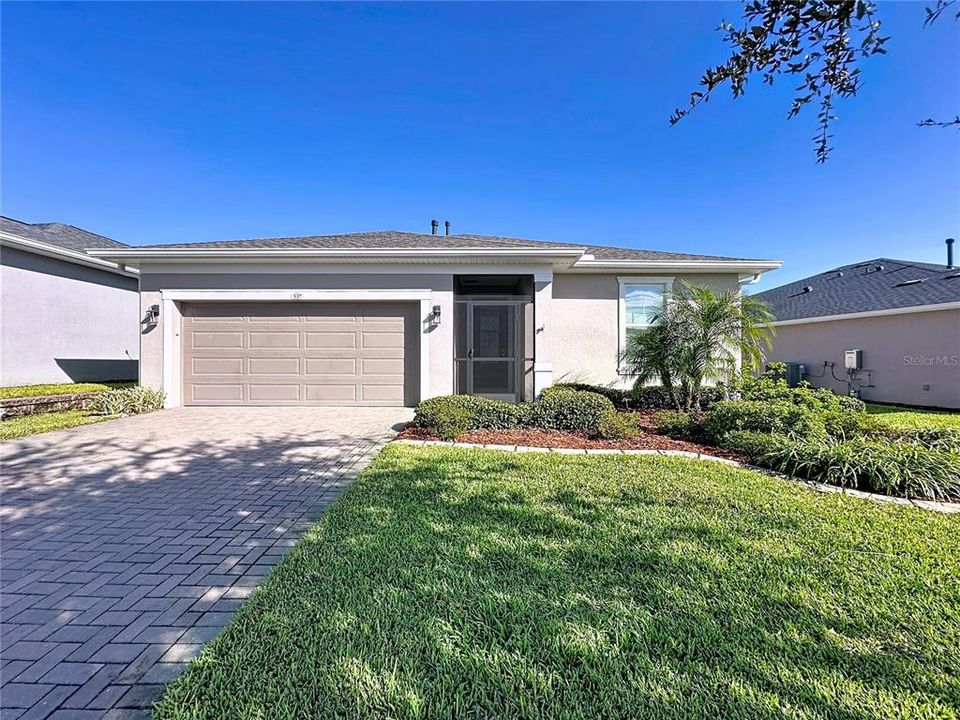 For Sale: $400,000 (3 beds, 2 baths, 1905 Square Feet)