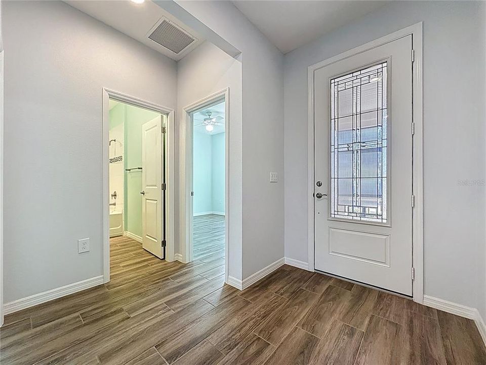 For Sale: $400,000 (3 beds, 2 baths, 1905 Square Feet)