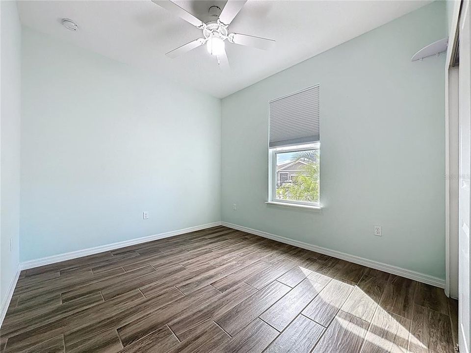 For Sale: $400,000 (3 beds, 2 baths, 1905 Square Feet)